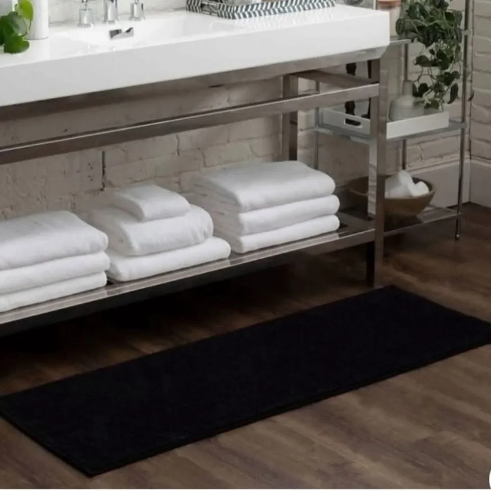 Room Essentials Chenille Elegant Black Bath Mat 20x58